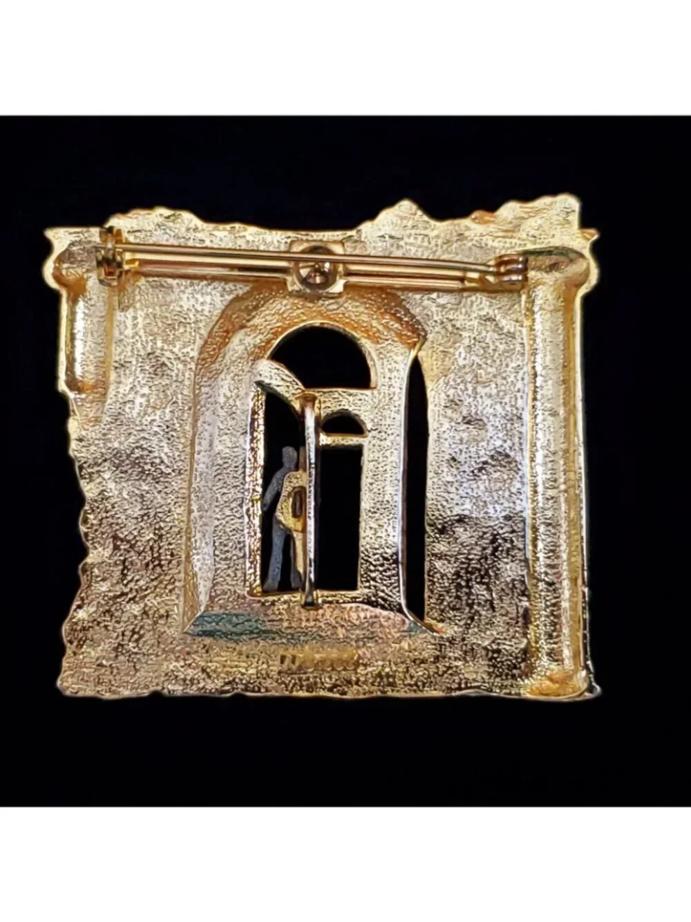Vintage JJ Jonette Brooch 1988 Ancient Ruins Man in Doorway Gold Tone 2